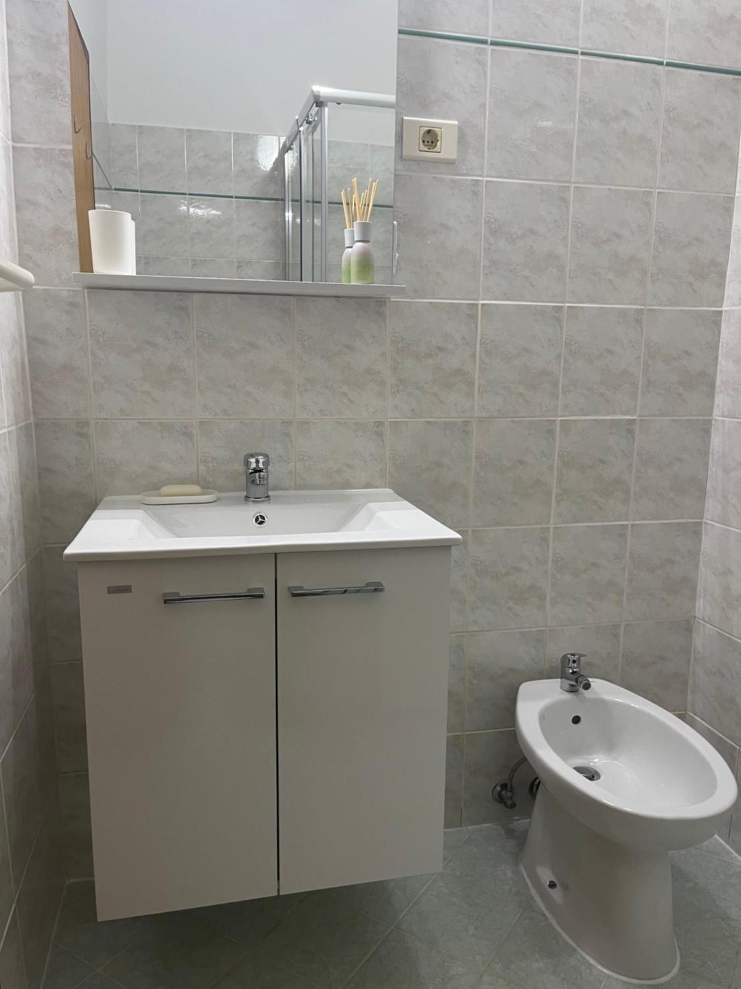 Ferienwohnung Apartma Sunny Izola Exterior foto